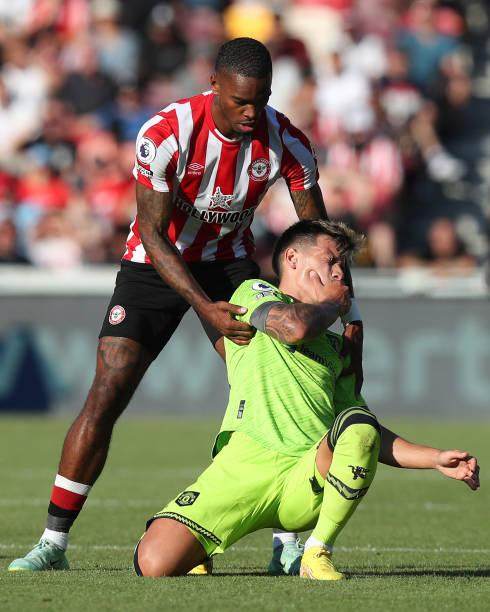 开云下载-内维尔：他们就像9岁儿童队，美国吸血老板荼毒曼联